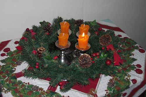 Adventskranzbinden der „Atempause“ in Schaafheim